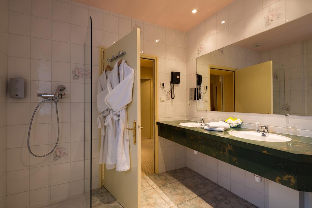 Auberge Du Lac, Sure Hotel Collection By Best Western Mesnil-Saint-Père Exteriér fotografie
