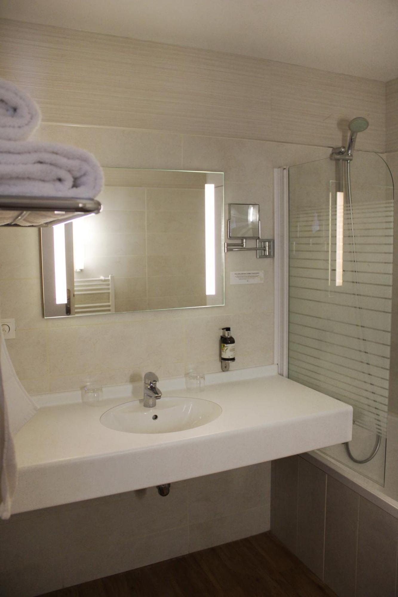 Auberge Du Lac, Sure Hotel Collection By Best Western Mesnil-Saint-Père Exteriér fotografie