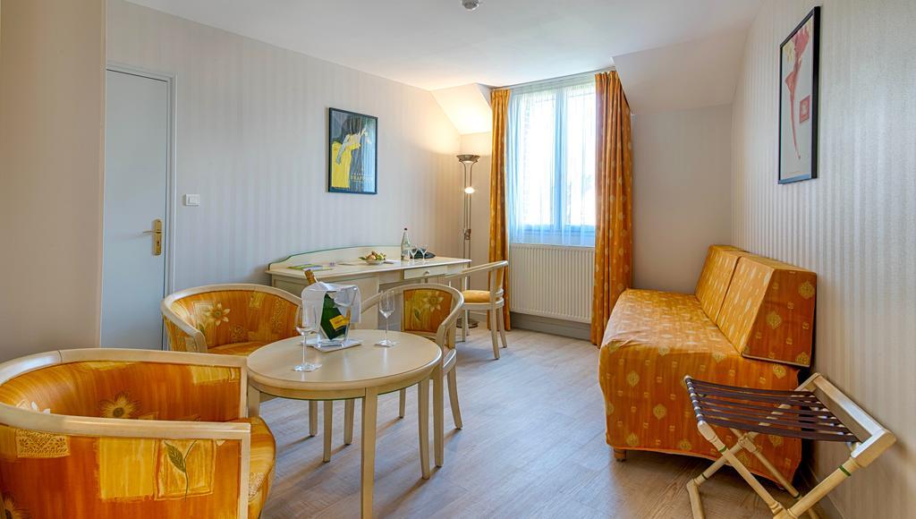 Auberge Du Lac, Sure Hotel Collection By Best Western Mesnil-Saint-Père Exteriér fotografie